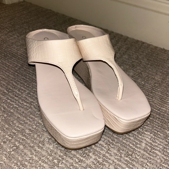 Coconut by Matisse croc lyric wedge size 8 - Picture 2 of 5